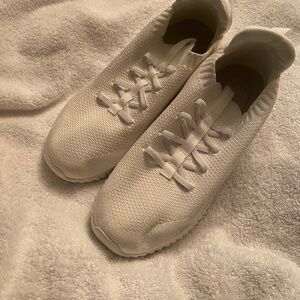 White pull on nurse/ lab shoes size 37
